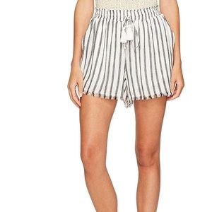 ASTR THE LABEL STRIPE SHORTS